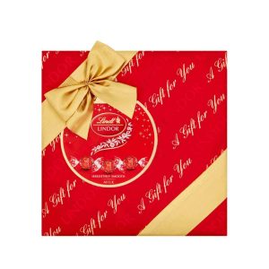Lindt LINDOR Milk Chocolate Gift Wrapped Box 287g