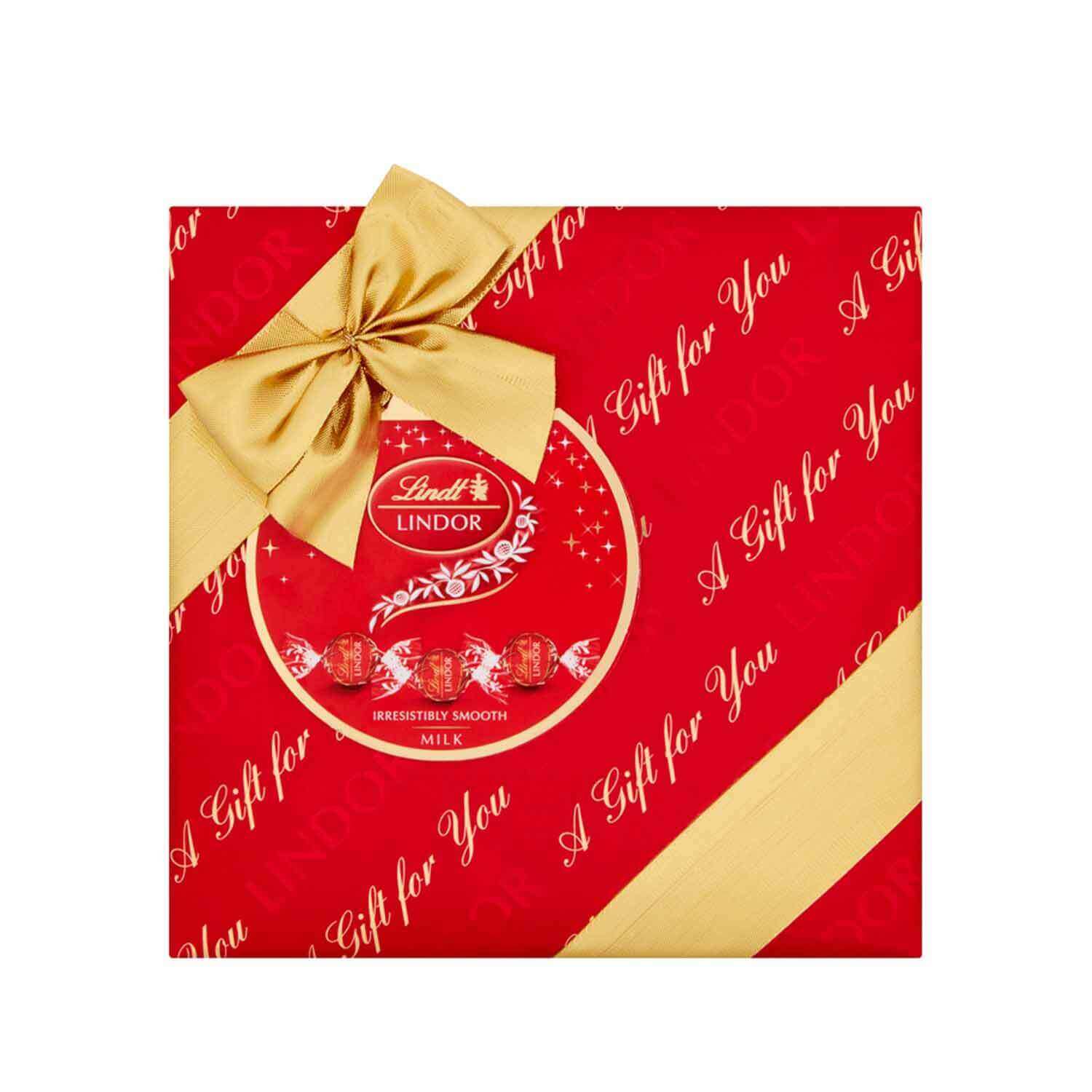 Lindt LINDOR Milk Chocolate Gift Wrapped Box 287g