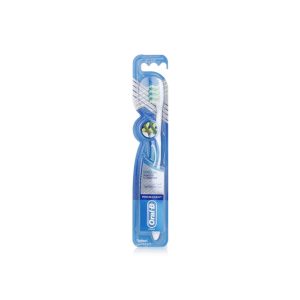 Oral B pro expert 3D clean soft toothbrush